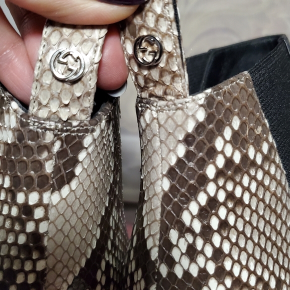 Gucci ankle boots. 391/2 Used in excellent condition. - Picture 5 of 16